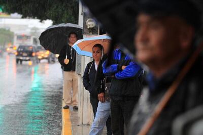 Llaman a autoridades y ciudadanos a estar alerta por las lluvias