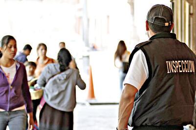 Reubican a ambulantes de la feria de San Juan