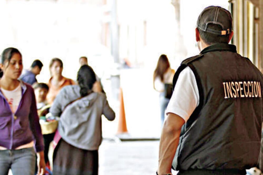 Reubican a ambulantes de la feria de San Juan