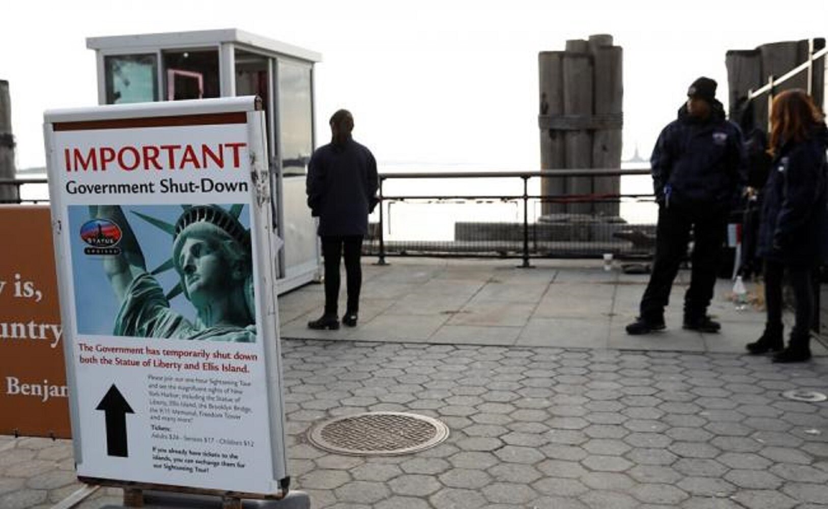 Abre Nueva York Estatua de la Libertad pese a cierre de gobierno
