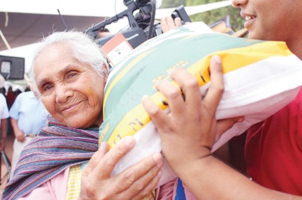  Dan semilla de maíz a 1,084 productores