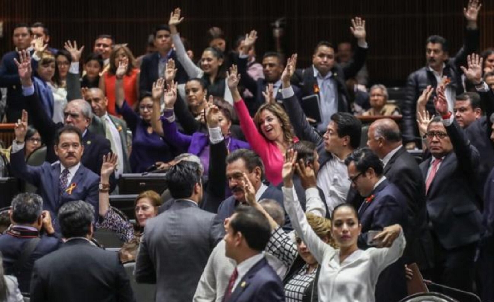 Diputados aprueban eliminar el fuero a servidores públicos 