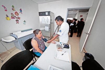 Apoya certificación de médicos