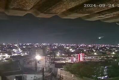 Captan destello de luz en el cielo de Querétaro