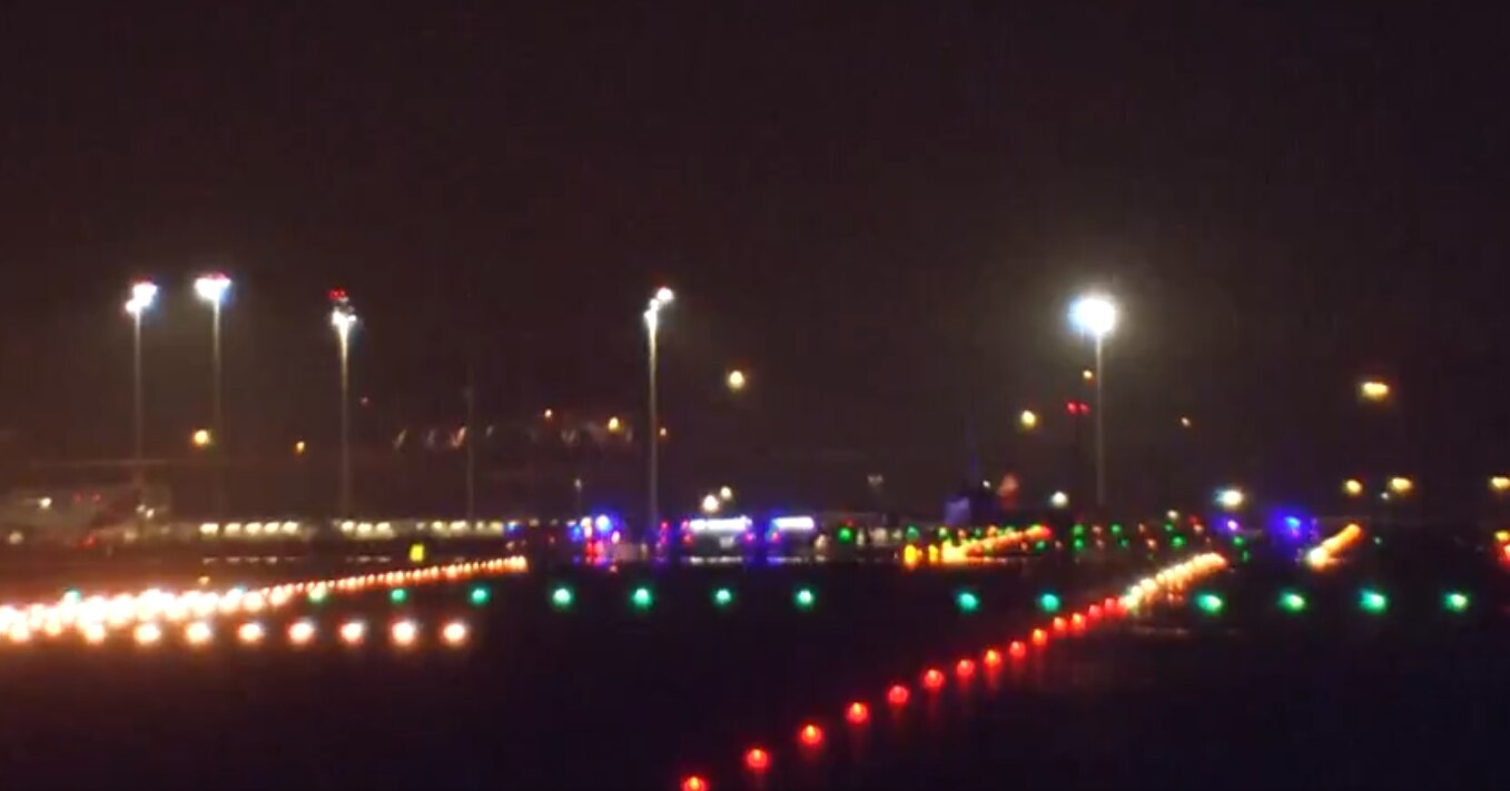 Luego de tres horas de sobrevuelo, avión canadiense aterriza en Madrid