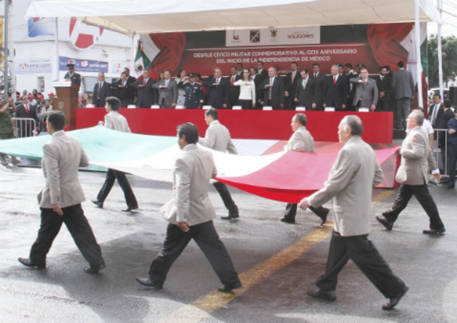 Desfile por el CCIII Aniversario de la Independencia