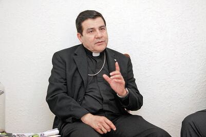 Alertan de paquetes falsos para ver a Papa 