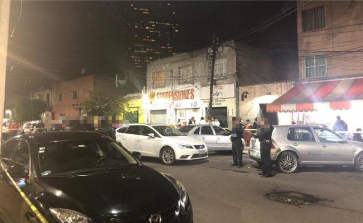 Conductor recibe disparo y atropella a dos personas