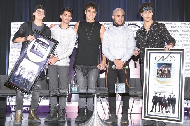 La banda recibió dos discos de Platino, dos de Oro y uno de Diamante por su tema “Reggaetón lento”. (AGUSTÍN SALINAS. EL UNIVERSAL)