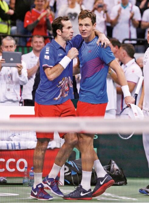 Checos están cerca de revalidar su corona