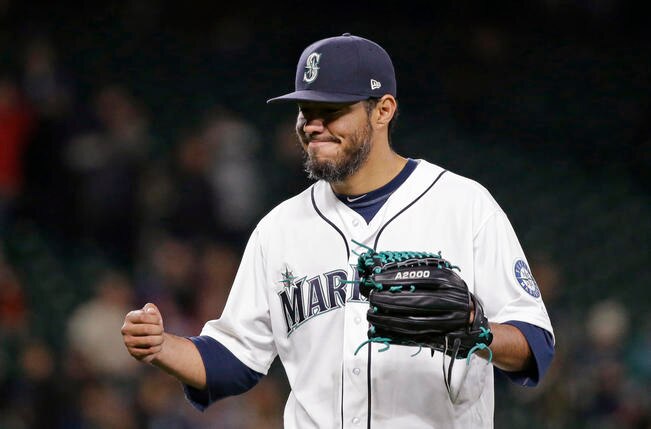 Gallardo admitió siete hits y tres carreras (ADAM GLANZMAN. AFP)