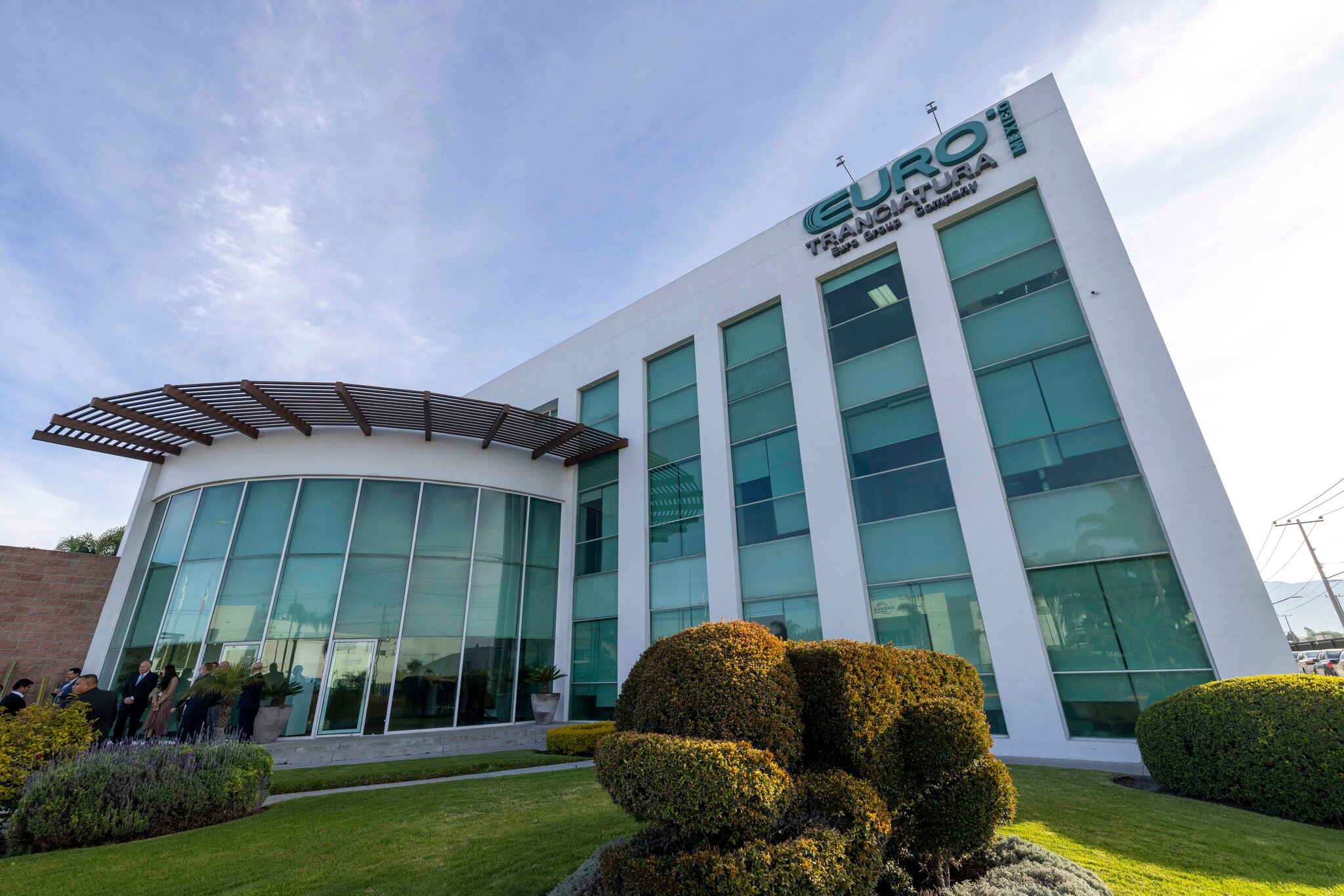 EuroTranciatura ofrecerá 500 nuevos empleos; abre tercera planta