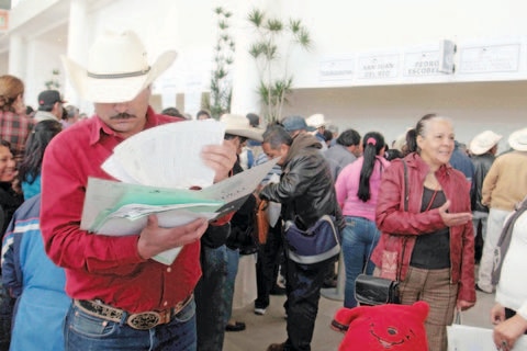 Impulsa Segob apoyo para 35 asentamientos irregulares