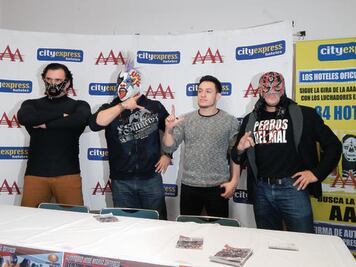 Gladiadores conviven con aficionados