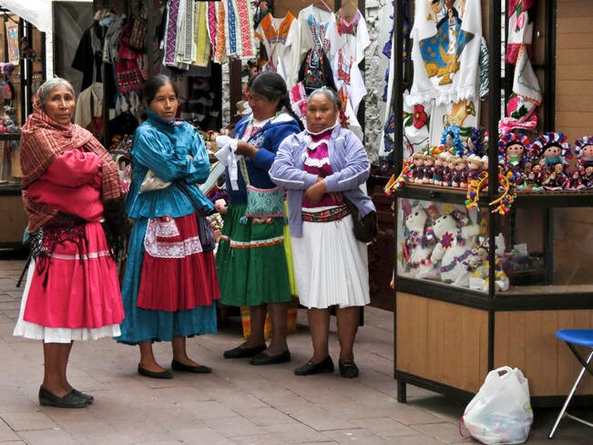 Artesanas indígenas piden reiniciar actividades