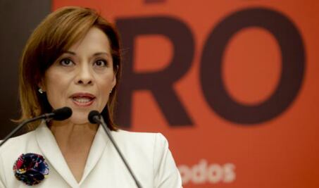 Vázquez Mota anuncia que seguirá adelante con su candidatura