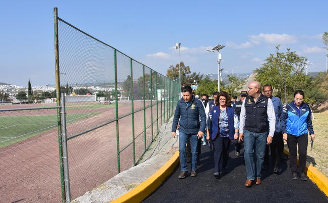 Entregan nueva unidad deportiva en Juriquilla