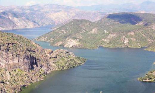 Desfogan presa Zimapán