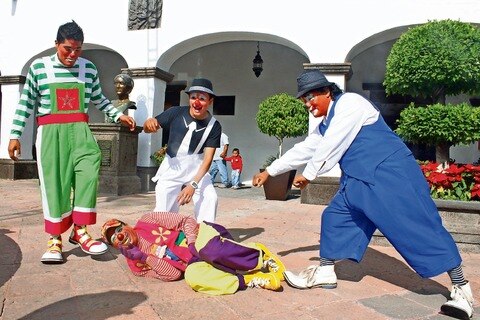 Curan  alma y cuerpo con  carcajadas y buen humor