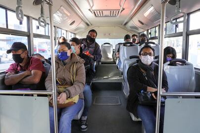 Insisten. El uso del cubrebocas es obligatorio en el transporte público