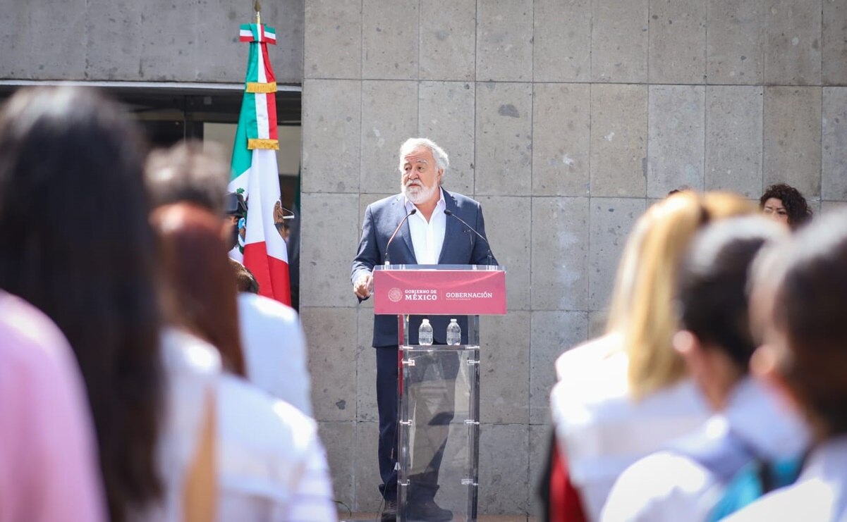 Encinas revela detalles en caso Ayotzinapa; "no hay indicios de que los 43 estén con vida"