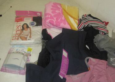 Quiso estrenar ropa sin pagar