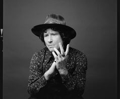 Enrique Bunbury cierra un ciclo con su nuevo álbum De un Siglo Anterior 