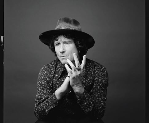 Enrique Bunbury cierra un ciclo con su nuevo álbum De un Siglo Anterior 