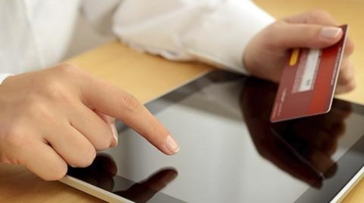 Se disparan contratos para banca móvil; tarjetas en picada: CNBV