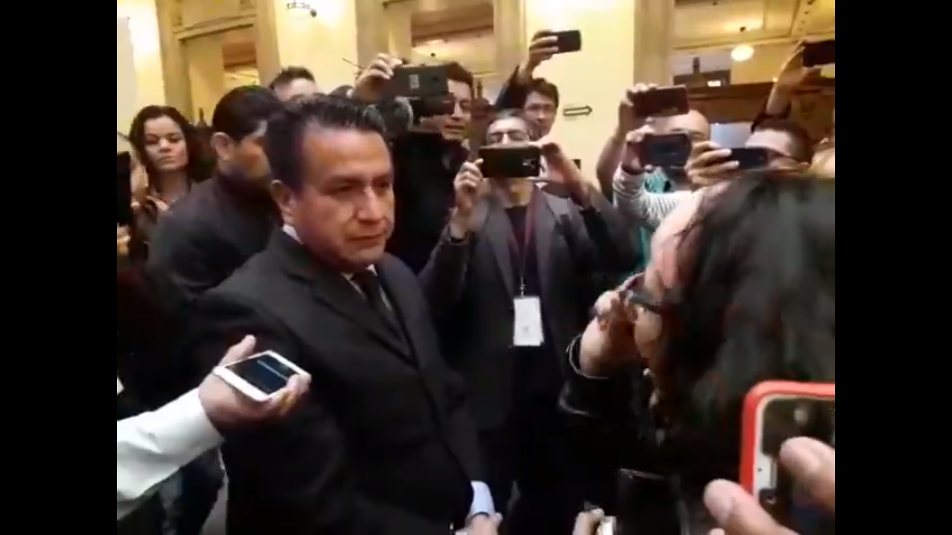 Frida Guerrera increpa al periodista Marco Olvera por acusarla de estar financiada