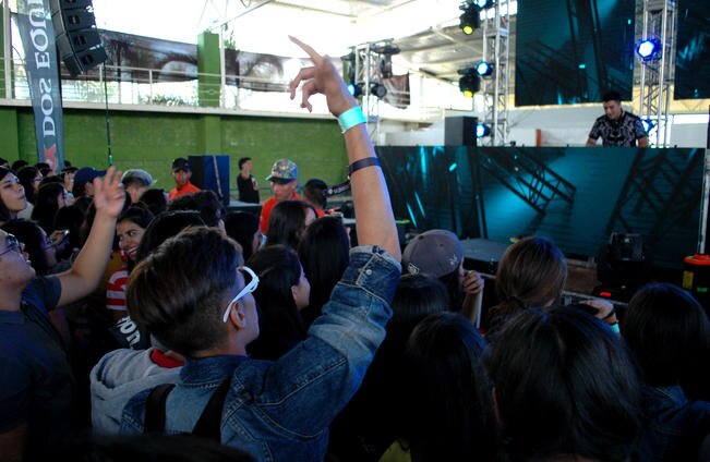 Fiesta de música y disfraces