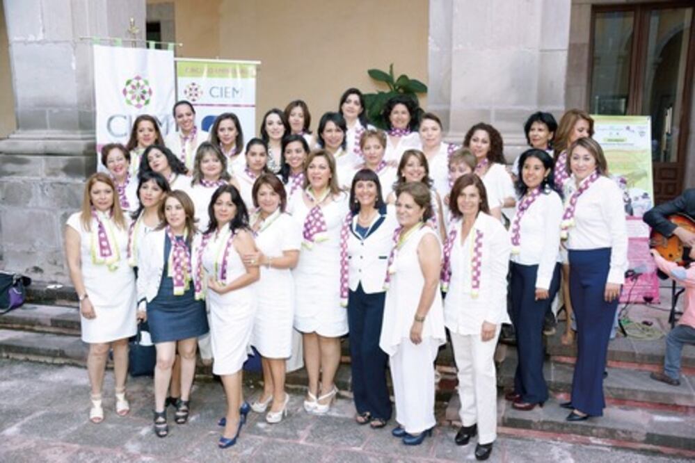 Se unen mujeres empresarias
