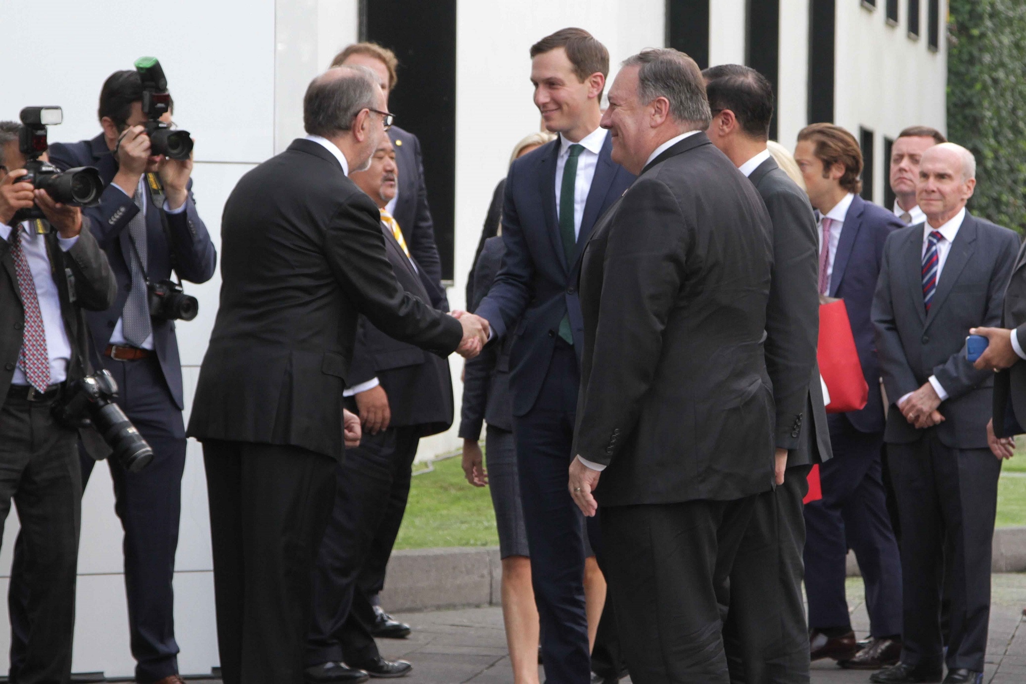 Concluye reunión entre Peña Nieto y Mike Pompeo en Los Pinos