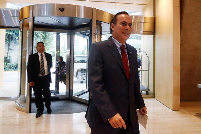 Durante su visita al hotel donde se desarrolla la renegociación del TLCAN, Juan Pablo Castañón, presidente del CCE, se disculpó con la sociedad por la secrecía que existe alrededor de las rondas del acuerdo comercial (ÉDGARD GARRIDO. REUTERS)