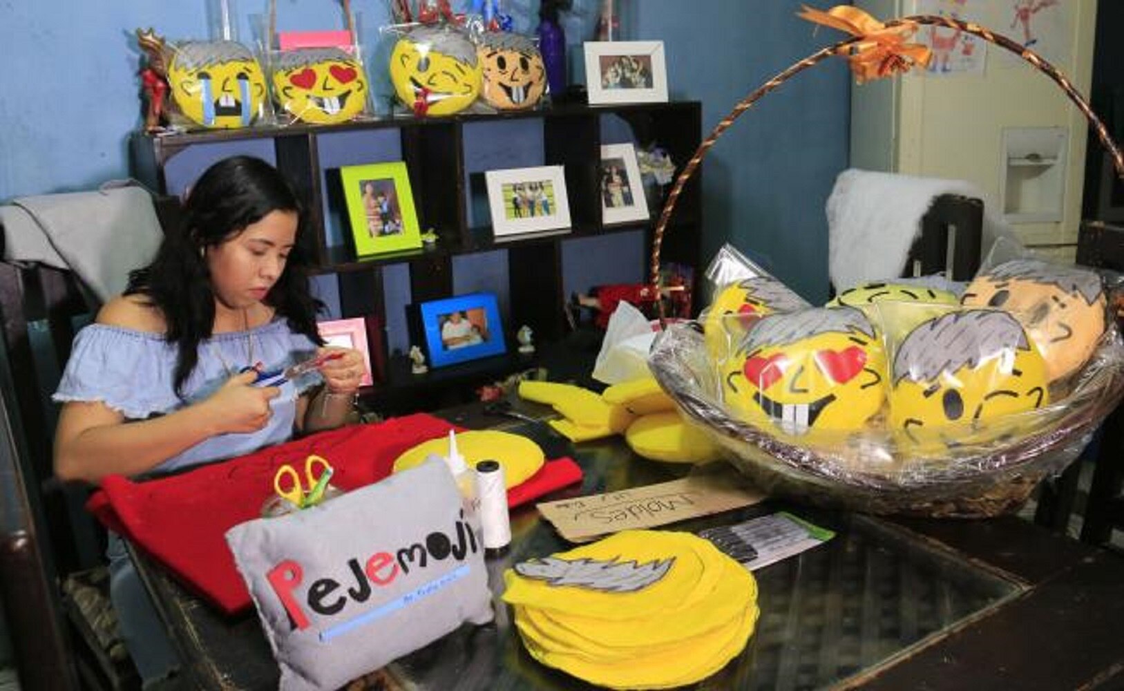 "AMLOve", la almohada emoji que creó una estudiante
