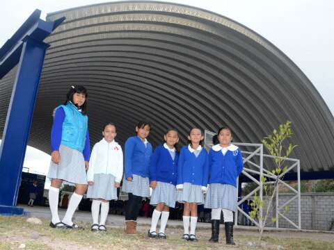 Vega entregó un nuevo arcotecho