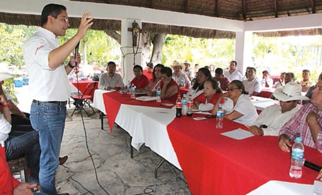 Dirigente del PRI visita zona serrana