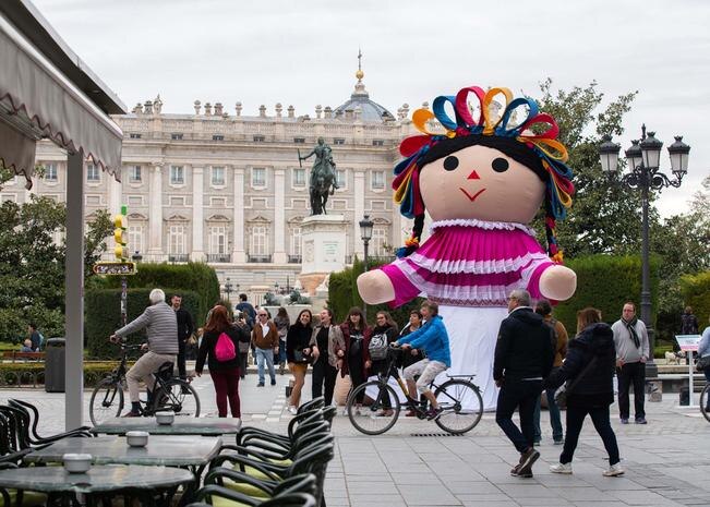 Lele, muñeca tradicional de Amealco, llega a España