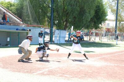 Queretanos avanzan en Nacional de beis