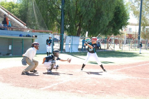 Queretanos avanzan en Nacional de beis