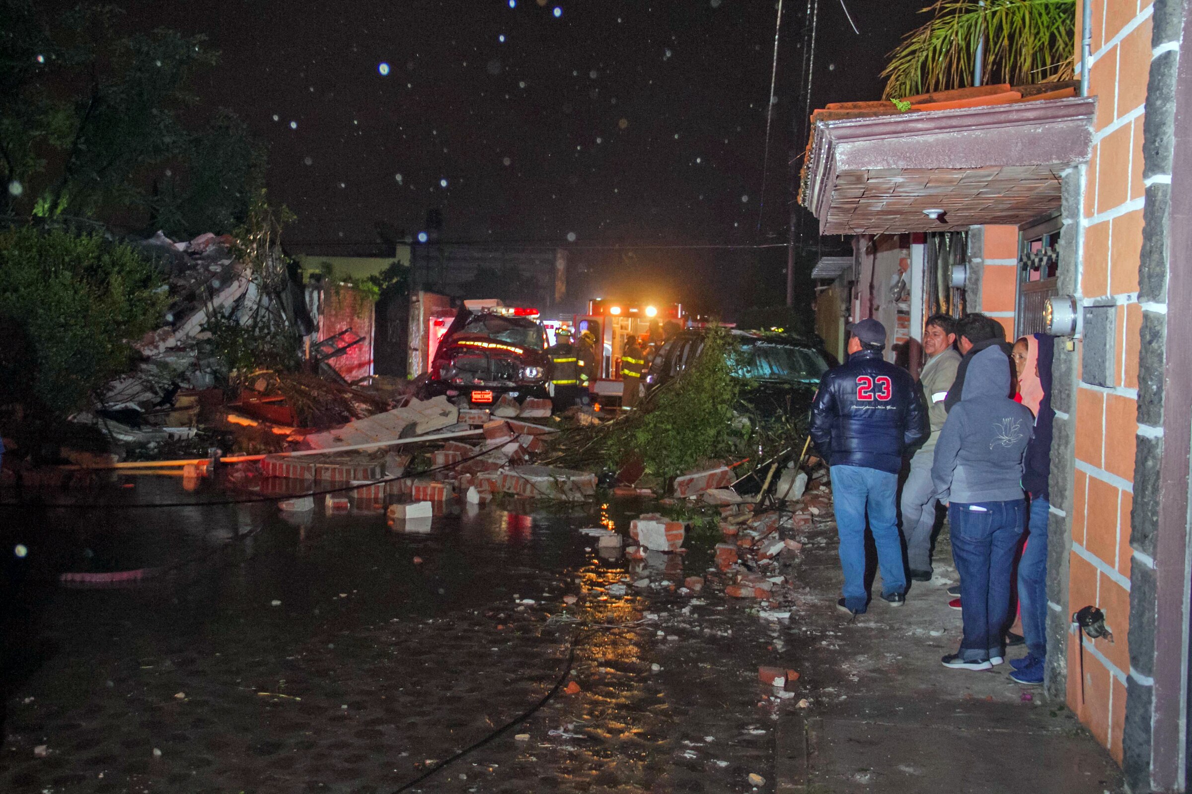 Explosión deja un muerto y 2 heridos