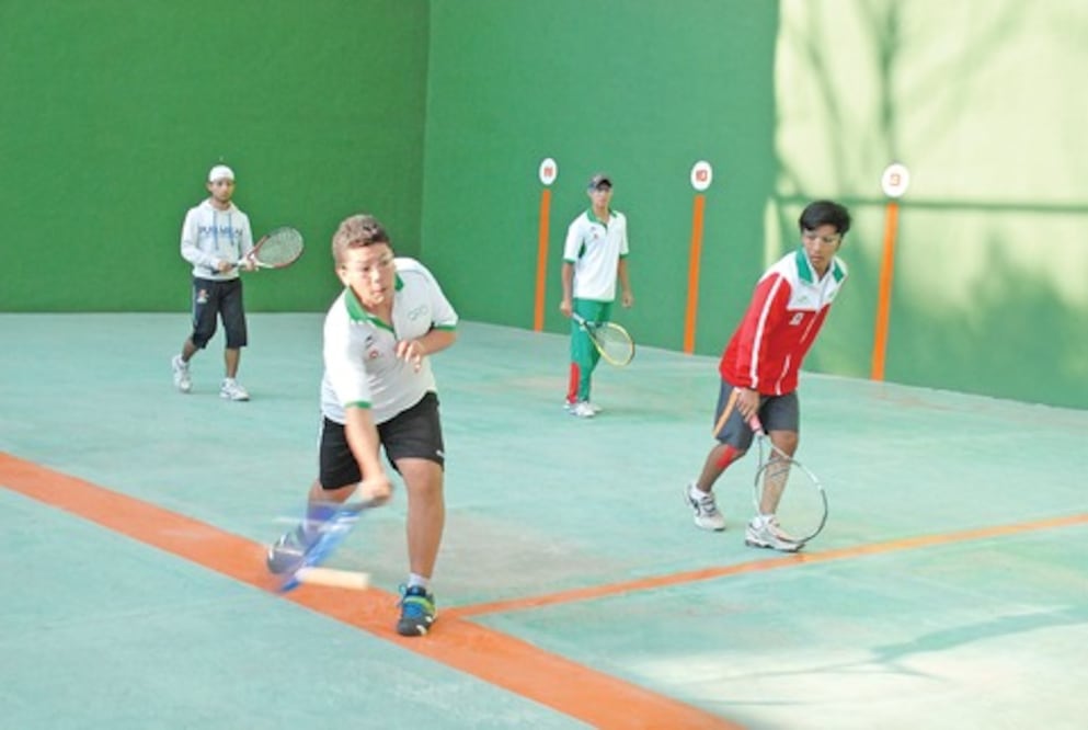 Rehabilitan canchas de frontón