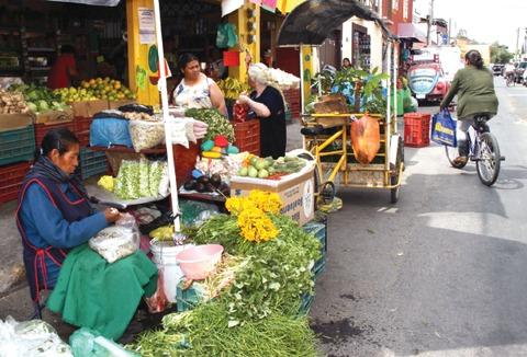 Iniciativa a favor de comerciantes