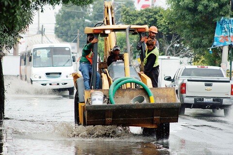 Prevén aguaceros para hoy  y mañana 