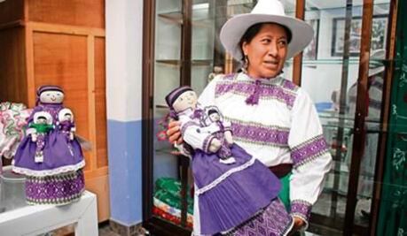 Identidad otomí viaja  a Europa 