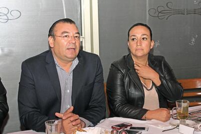 Denuncia Camacho saqueo a municipios