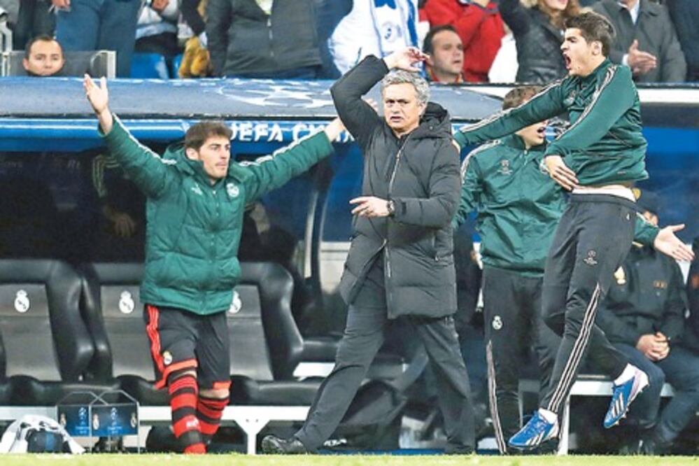 José Mourinho casi dice adiós a España