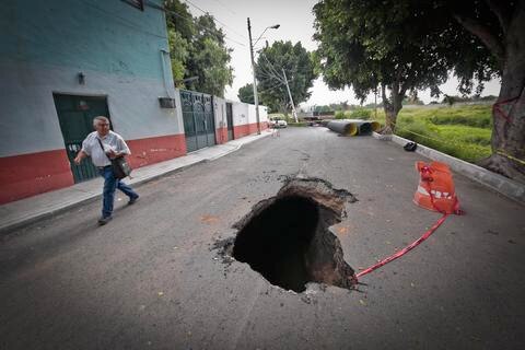 Socavón en La Sierrita, ejemplo de lo que ocurre, dicen