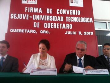 Firman convenio Uteq y Sejuve