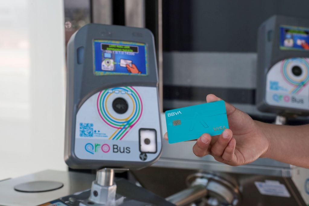 A partir de hoy, todas las rutas troncales de Qrobús aceptarán pago con tarjeta bancaria
